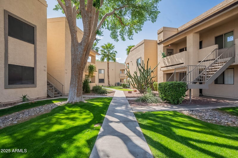 145 74th St #207, Mesa, AZ 85207