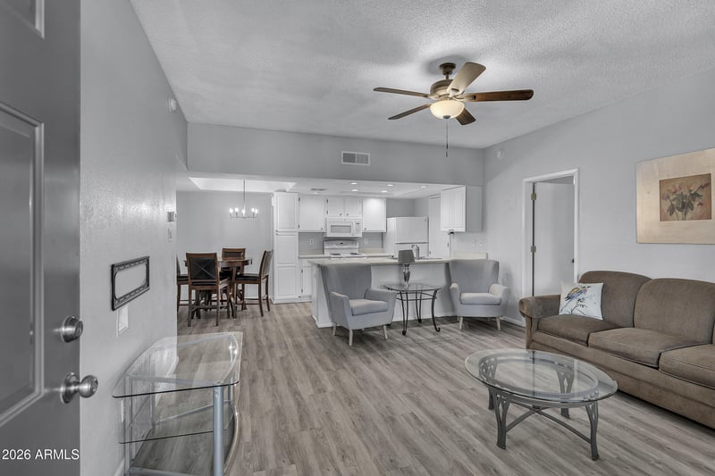 145 N 74th St #207, Mesa, AZ 85207
