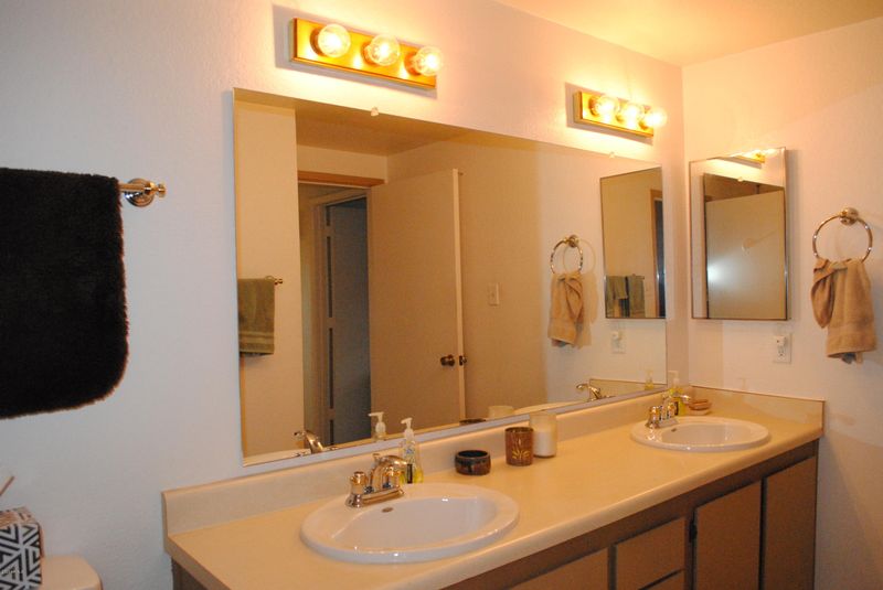 145 N 74th St #209, Mesa, AZ 85207