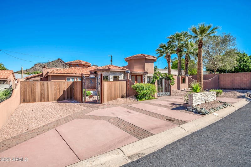 1450 Royal Palm Rd, Phoenix, AZ 85020