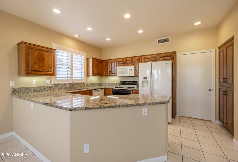 14518 Las Brizas Ln, Sun City West, AZ 85375