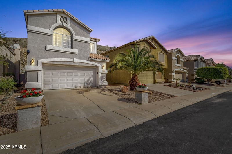 1452 South Fork Dr, Phoenix, AZ 85048