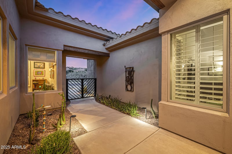 14523 Charter Oak Dr, Scottsdale, AZ 85259