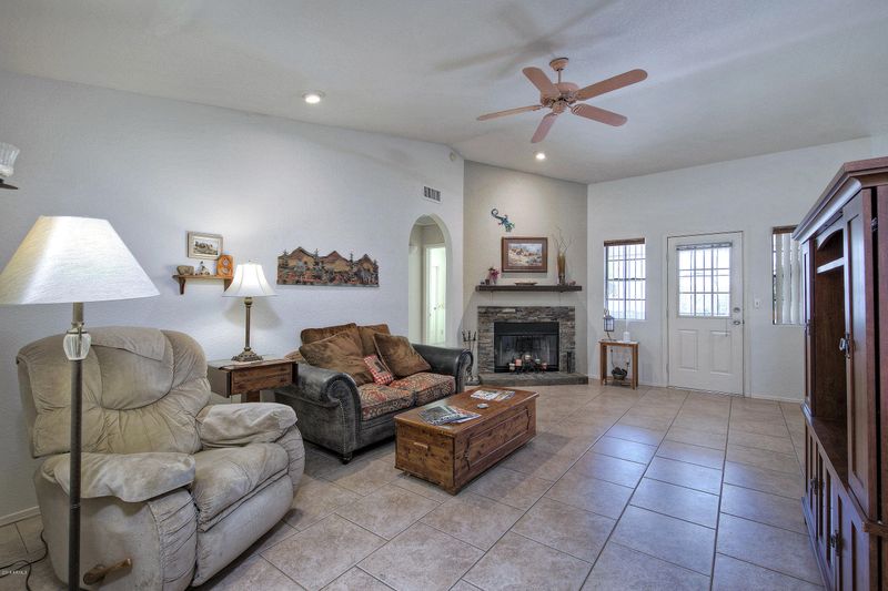 1453 E Renee Dr, Phoenix, AZ 85024