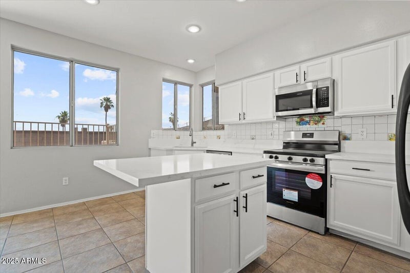 1453 South Fork Dr, Phoenix, AZ 85048