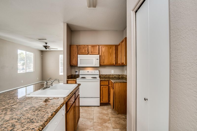 1454 E Atlanta Ave, Phoenix, AZ 85040