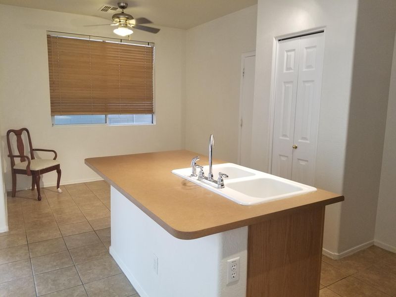 1454 E Bloch Rd, Phoenix, AZ 85040