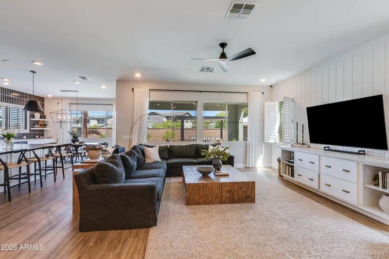 1454 E Rakestraw Ln, Gilbert, AZ 85298