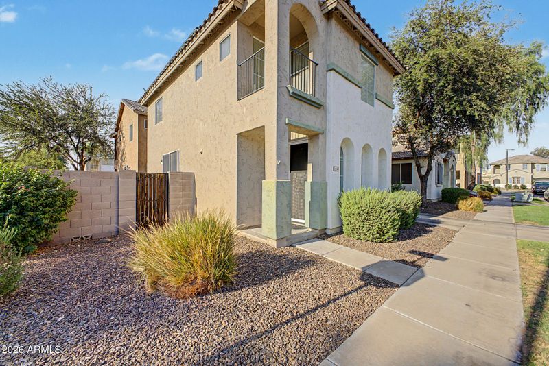 1454 E Sheraton Ln, Phoenix, AZ 85040