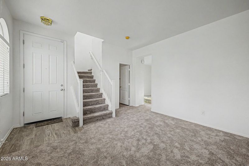 1454 E Sheraton Ln, Phoenix, AZ 85040