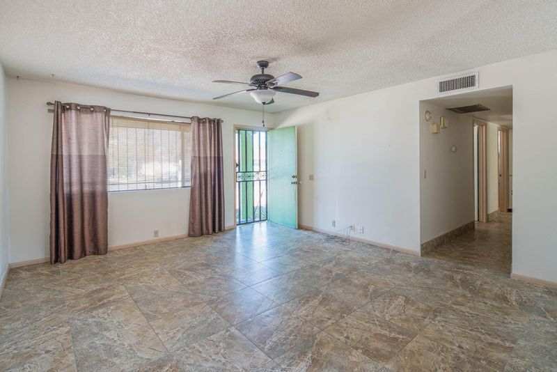 1455 E Emelita Ave, Mesa, AZ 85204