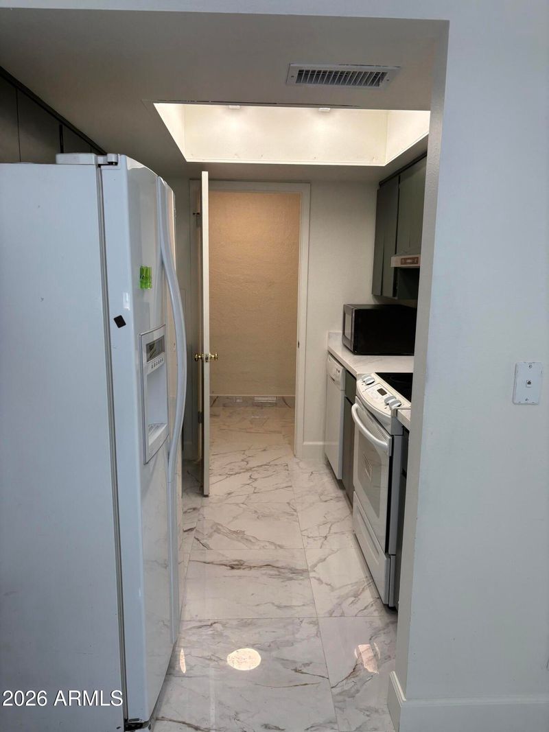 1455 N Alma School Rd #40, Mesa, AZ 85201