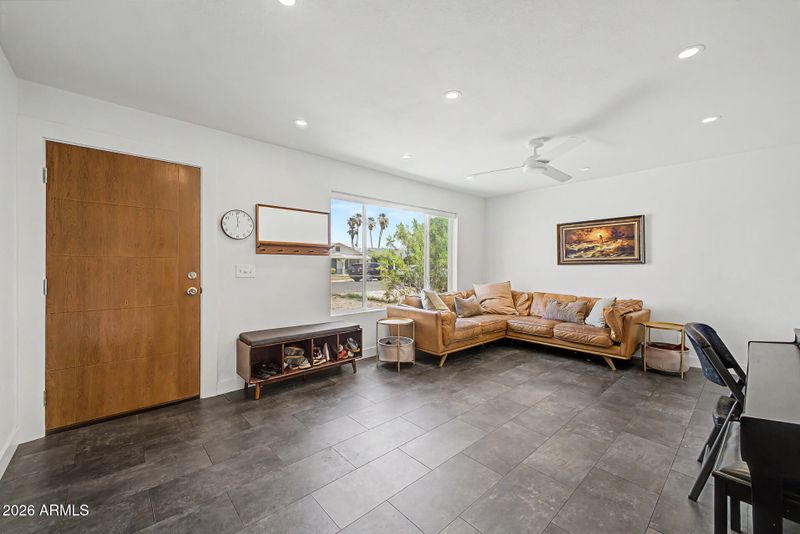 1455 W 7th Dr, Mesa, AZ 85202
