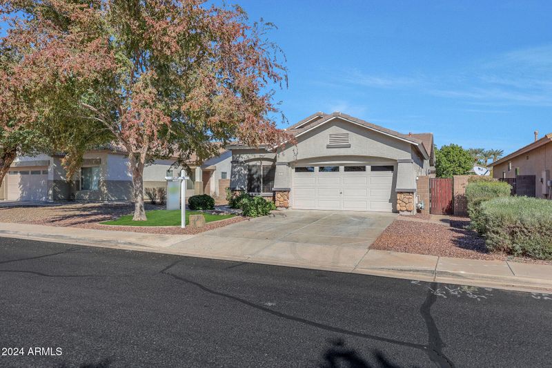 14570 W Gelding Dr, Surprise, AZ 85379