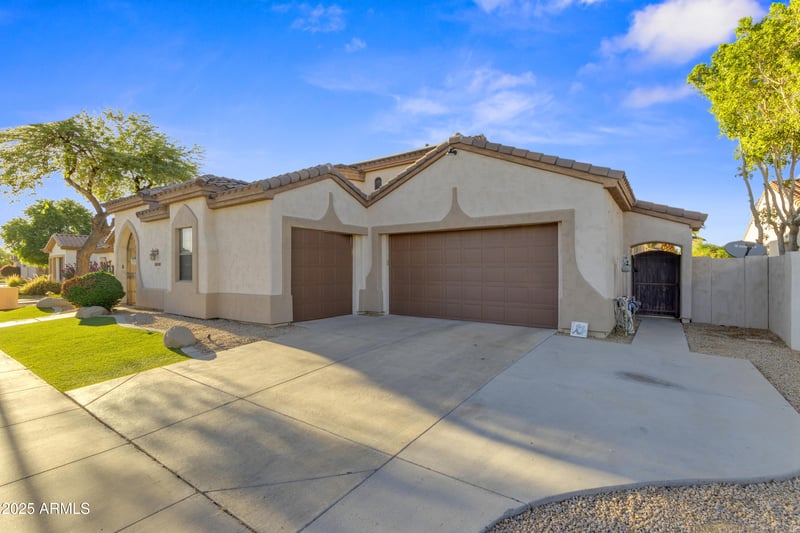 14582 Wilshire Dr, Goodyear, AZ 85395