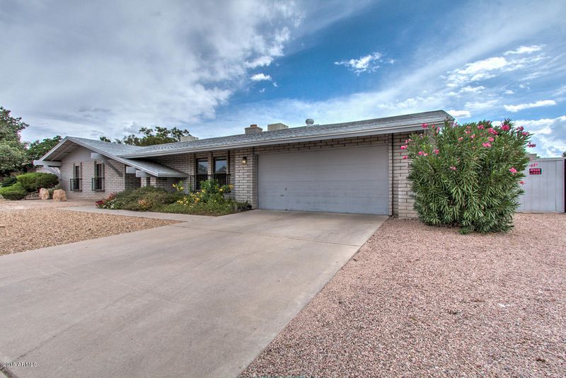 1459 N 62nd St, Mesa, AZ 85205