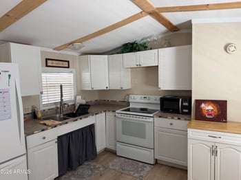 146 Merrill Rd #111, Apache Junction, AZ 85120