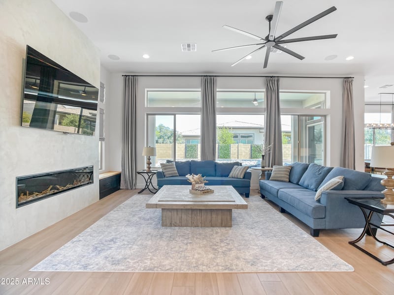 1460 Crescent Way, Gilbert, AZ 85298