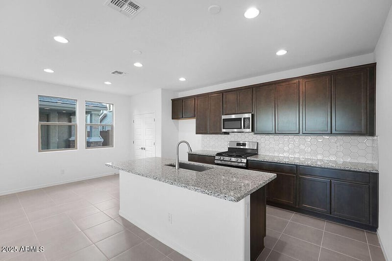 14617 Sand Hills Rd, Surprise, AZ 85387