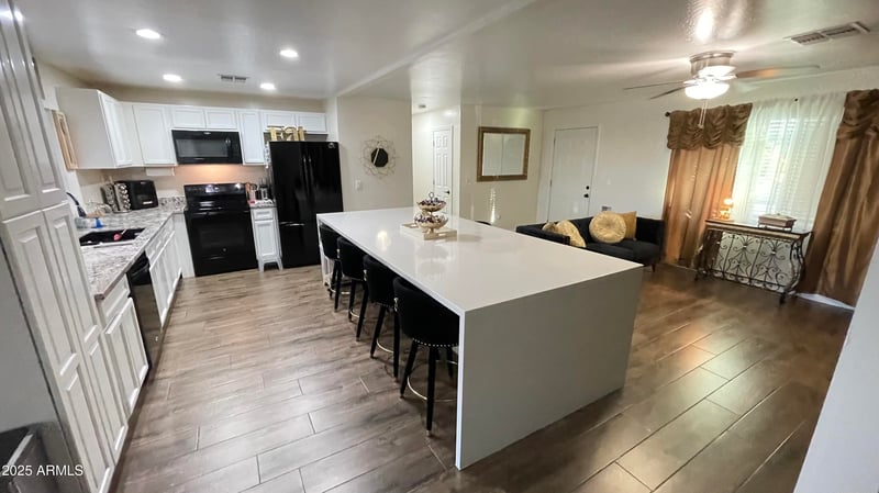 1462 University Dr, Mesa, AZ 85201