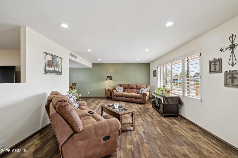 1464 24th St, Mesa, AZ 85213