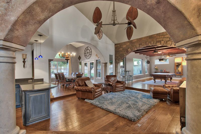 1464 E Amberwood Dr, Phoenix, AZ 85048