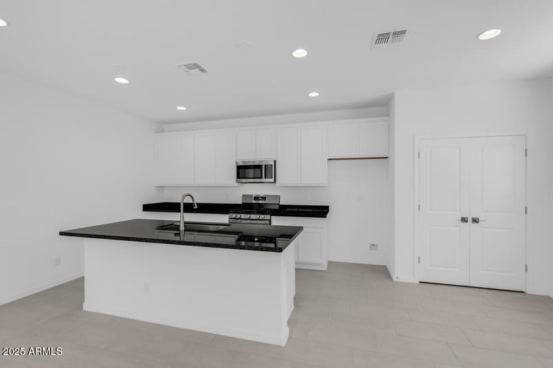 14641 Sand Hills Rd, Surprise, AZ 85387