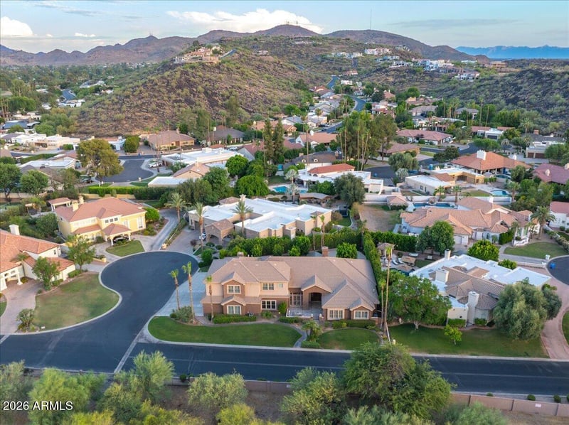 1465 W Caribbean Ln, Phoenix, AZ 85023