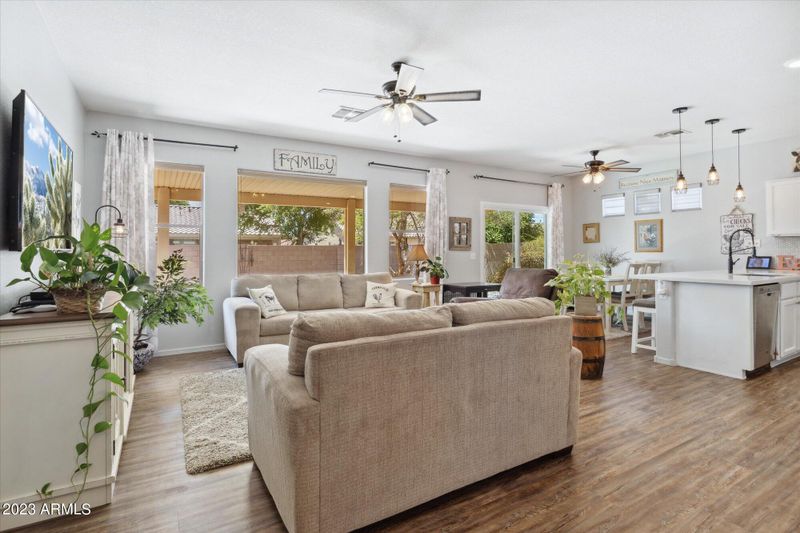 1471 E County Down Dr, Chandler, AZ 85249