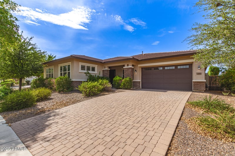 14762 Georgia Dr, Surprise, AZ 85379