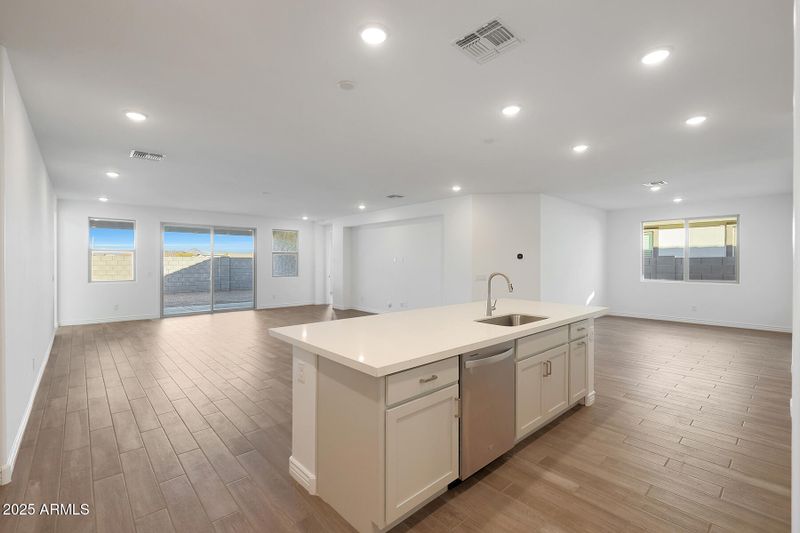 14790 W Tether Trl, Surprise, AZ 85387