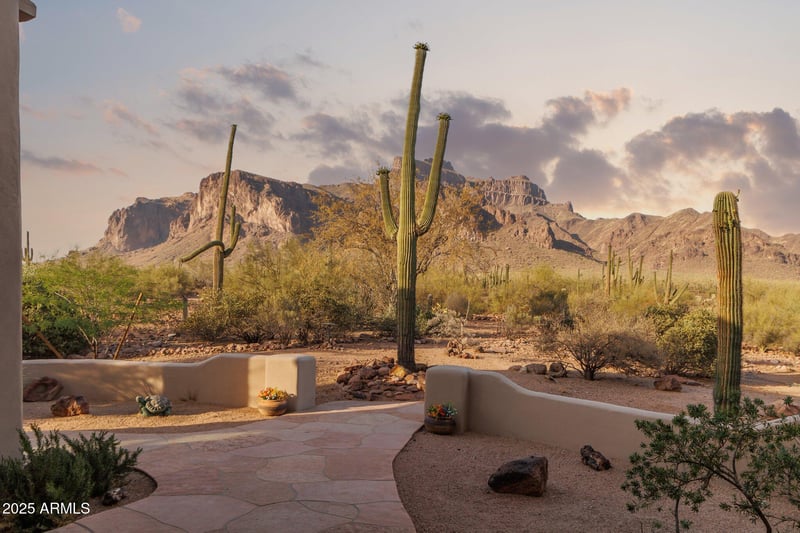 148 La Barge Rd, Apache Junction, AZ 85119