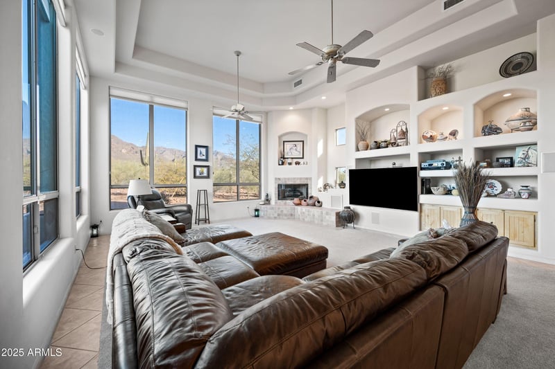 148 N La Barge Rd, Apache Junction, AZ 85119