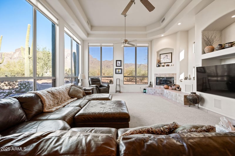 148 N La Barge Rd, Apache Junction, AZ 85119