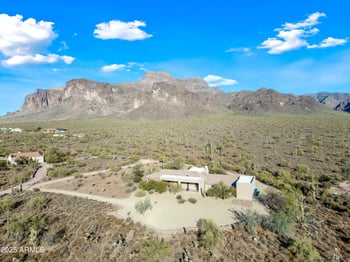 148 N La Barge Rd, Apache Junction, AZ 85119