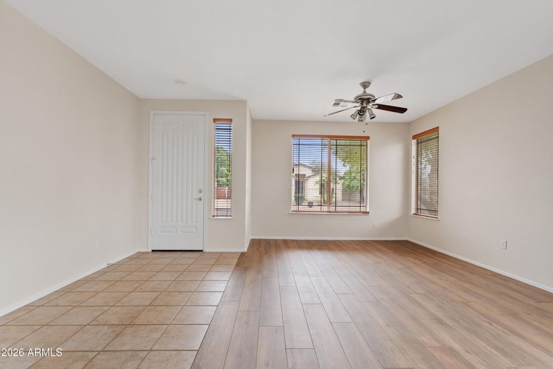 1480 W Hawk Way, Chandler, AZ 85286