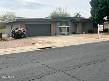 14820 Lakeforest Dr, Sun City, AZ 85351