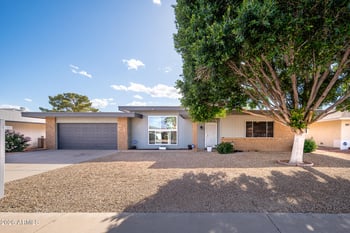 14820 Lakeforest Dr, Sun City, AZ 85351
