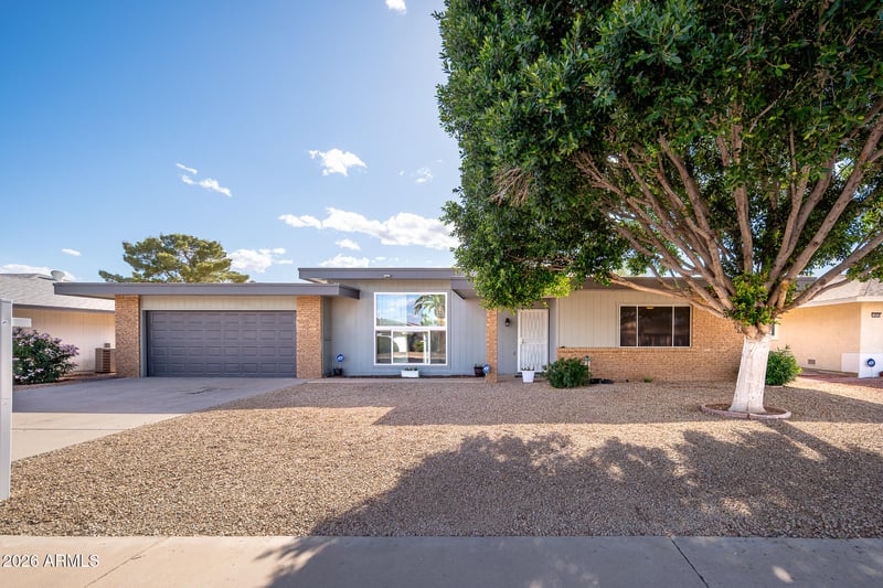 14820 Lakeforest Dr, Sun City, AZ 85351
