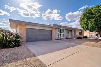 14820 Lakeforest Dr, Sun City, AZ 85351
