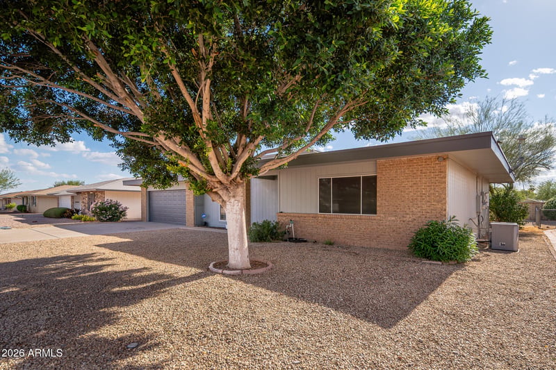 14820 Lakeforest Dr, Sun City, AZ 85351