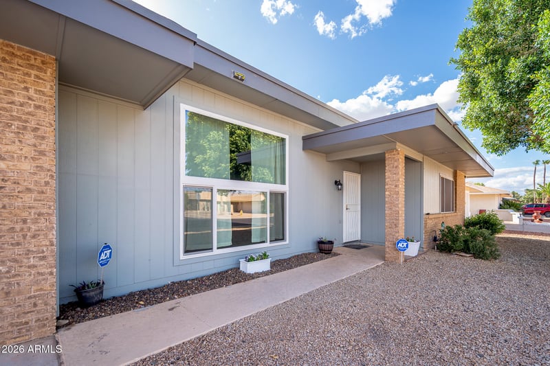 14820 Lakeforest Dr, Sun City, AZ 85351