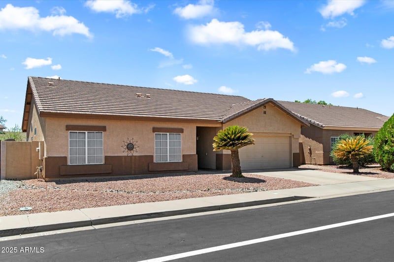 14821 Honeysuckle Ln, Surprise, AZ 85374