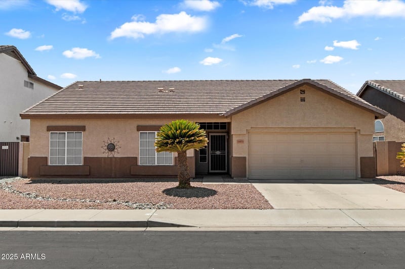14821 Honeysuckle Ln, Surprise, AZ 85374