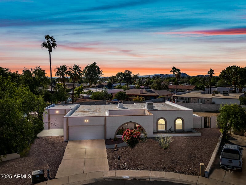 14830 28th Pl, Phoenix, AZ 85032