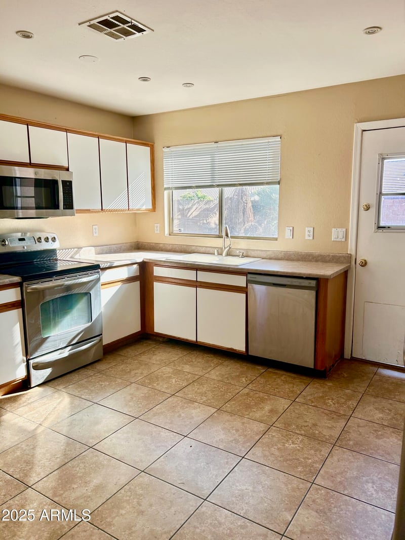 14833 Port Au Prince Ln, Surprise, AZ 85379