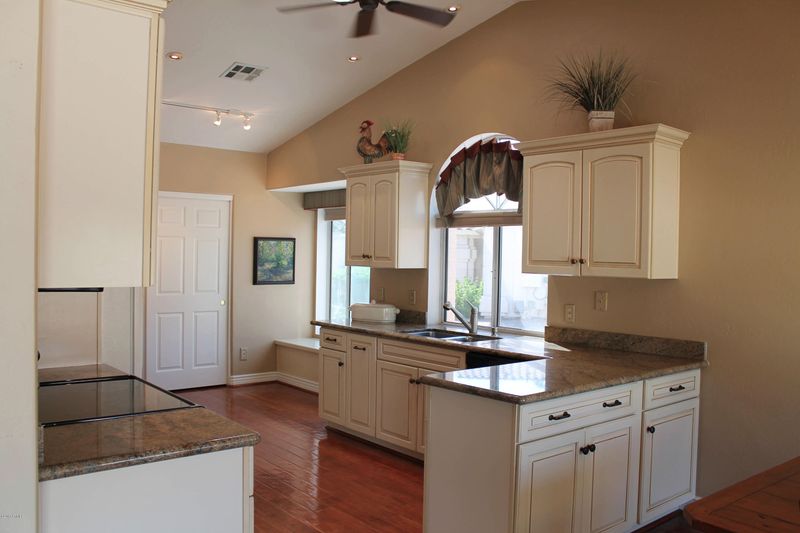 149 N Nielson St, Gilbert, AZ 85234