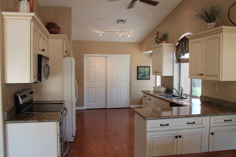 149 N Nielson St, Gilbert, AZ 85234