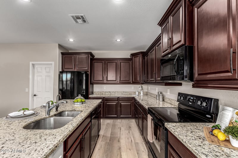1493 Primavera Way, San Tan Valley, AZ 85140
