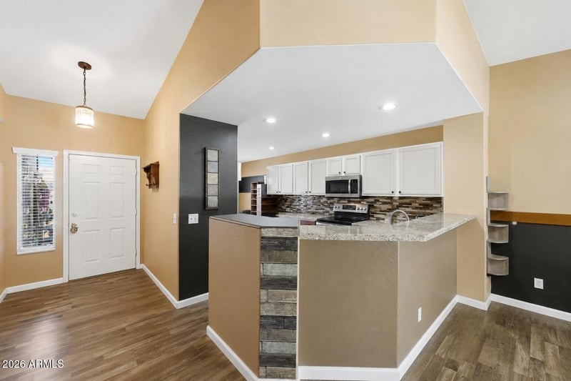 14937 Mauna Loa Ln, Surprise, AZ 85379